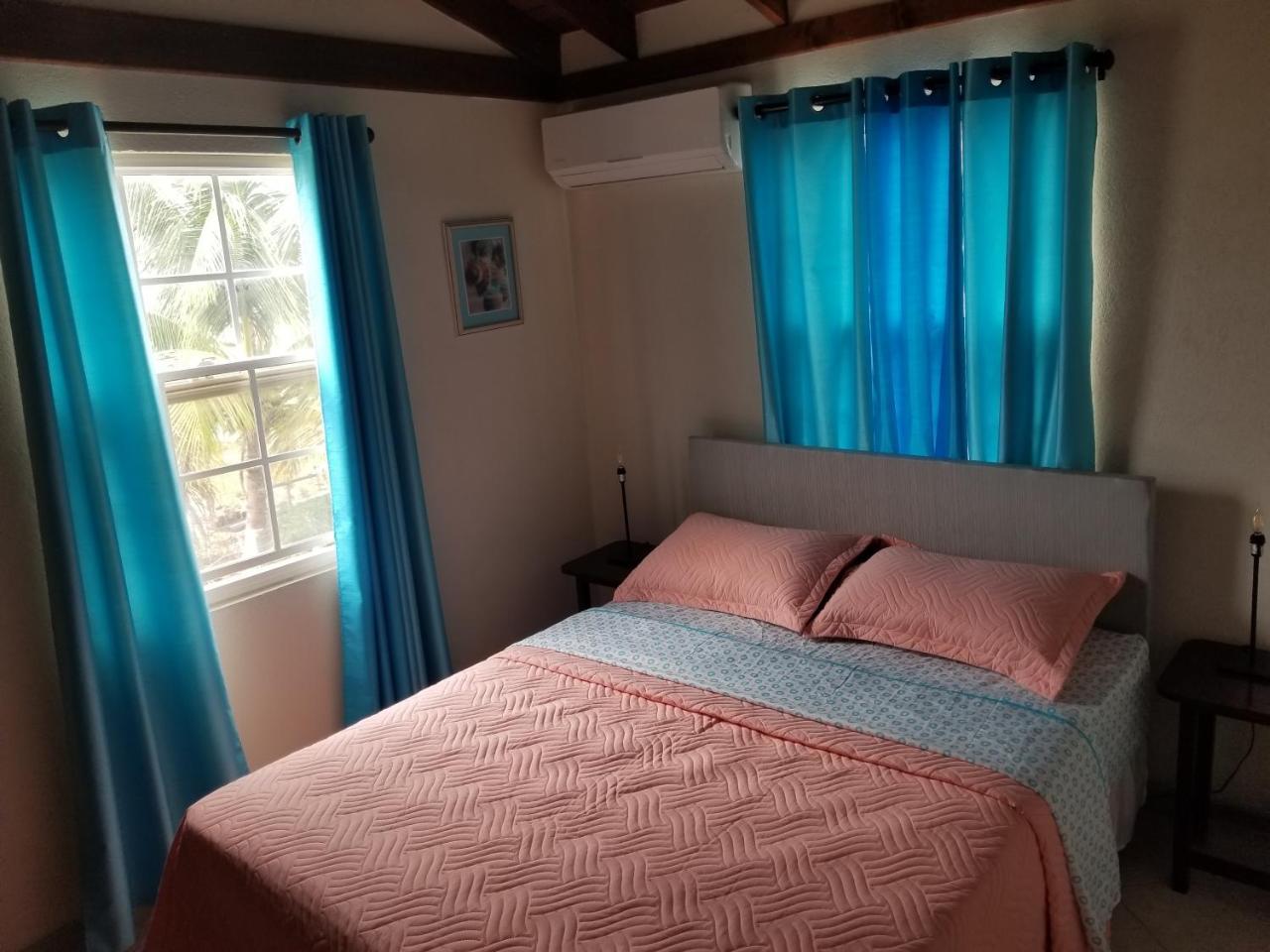 Breezy Apts Saint Philip Buitenkant foto