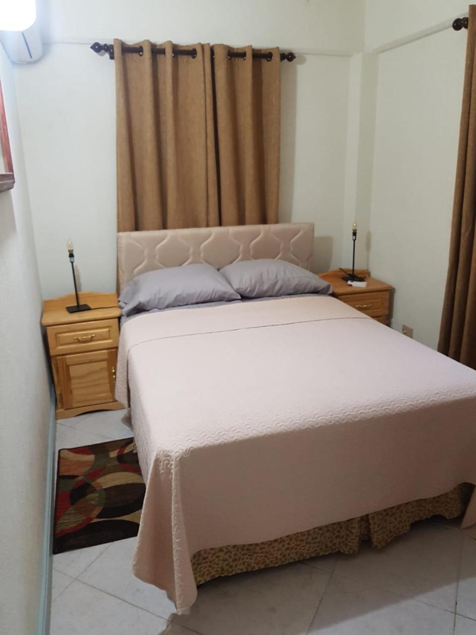Breezy Apts Saint Philip Buitenkant foto